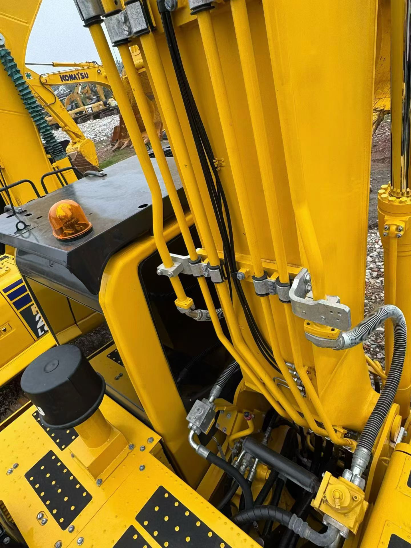 Used Komatsu PC210 Hydraulic Excavator - Image 3