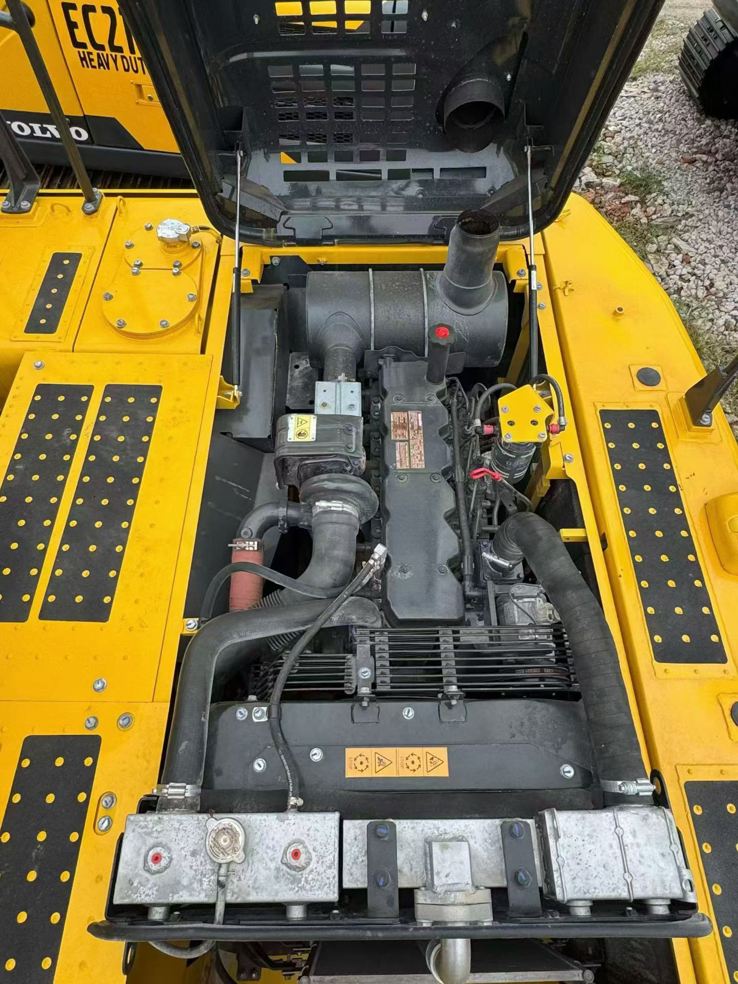 Used Komatsu PC210 Hydraulic Excavator - Image 6