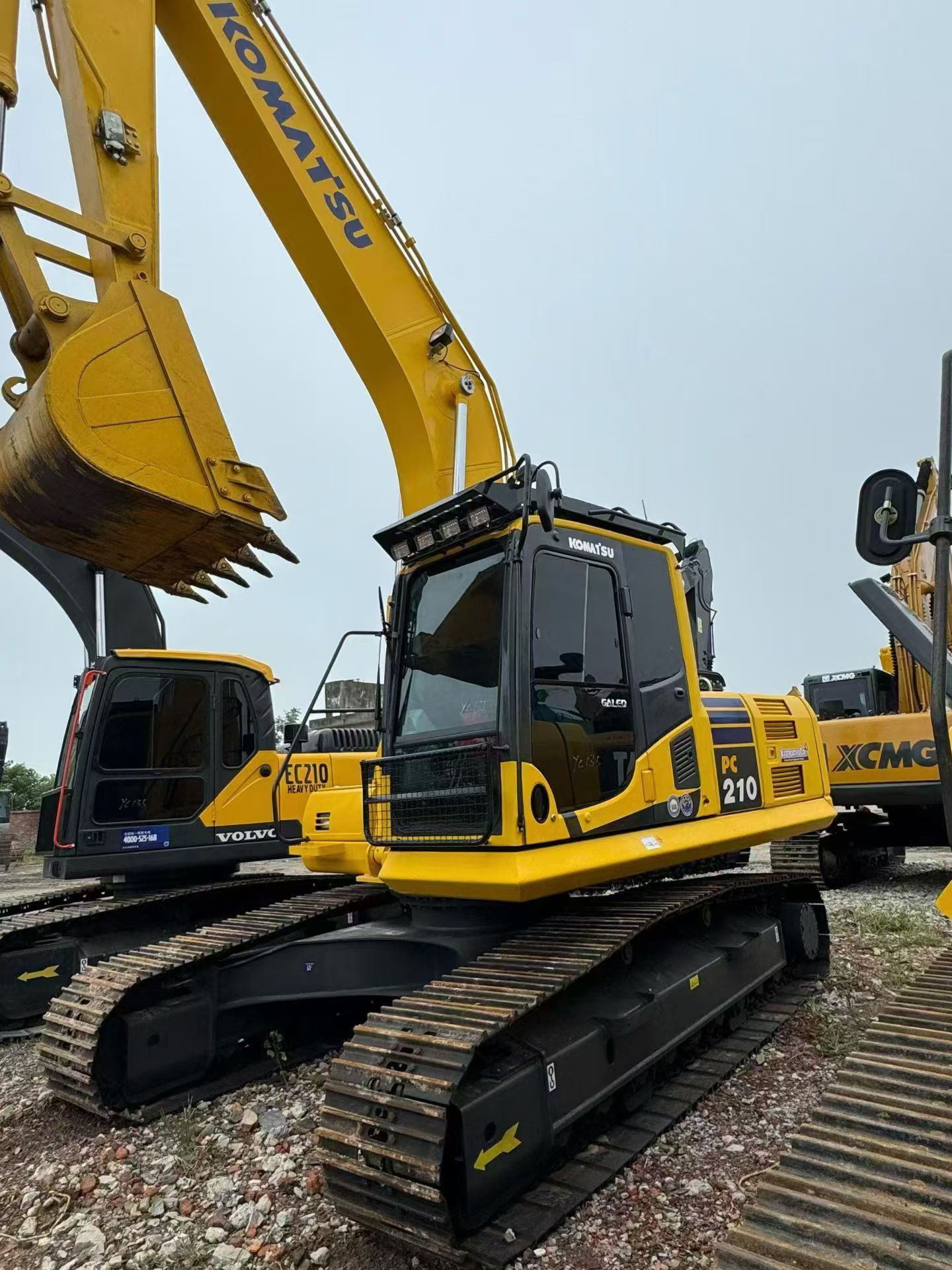 Used Komatsu PC210 Hydraulic Excavator - Image 7