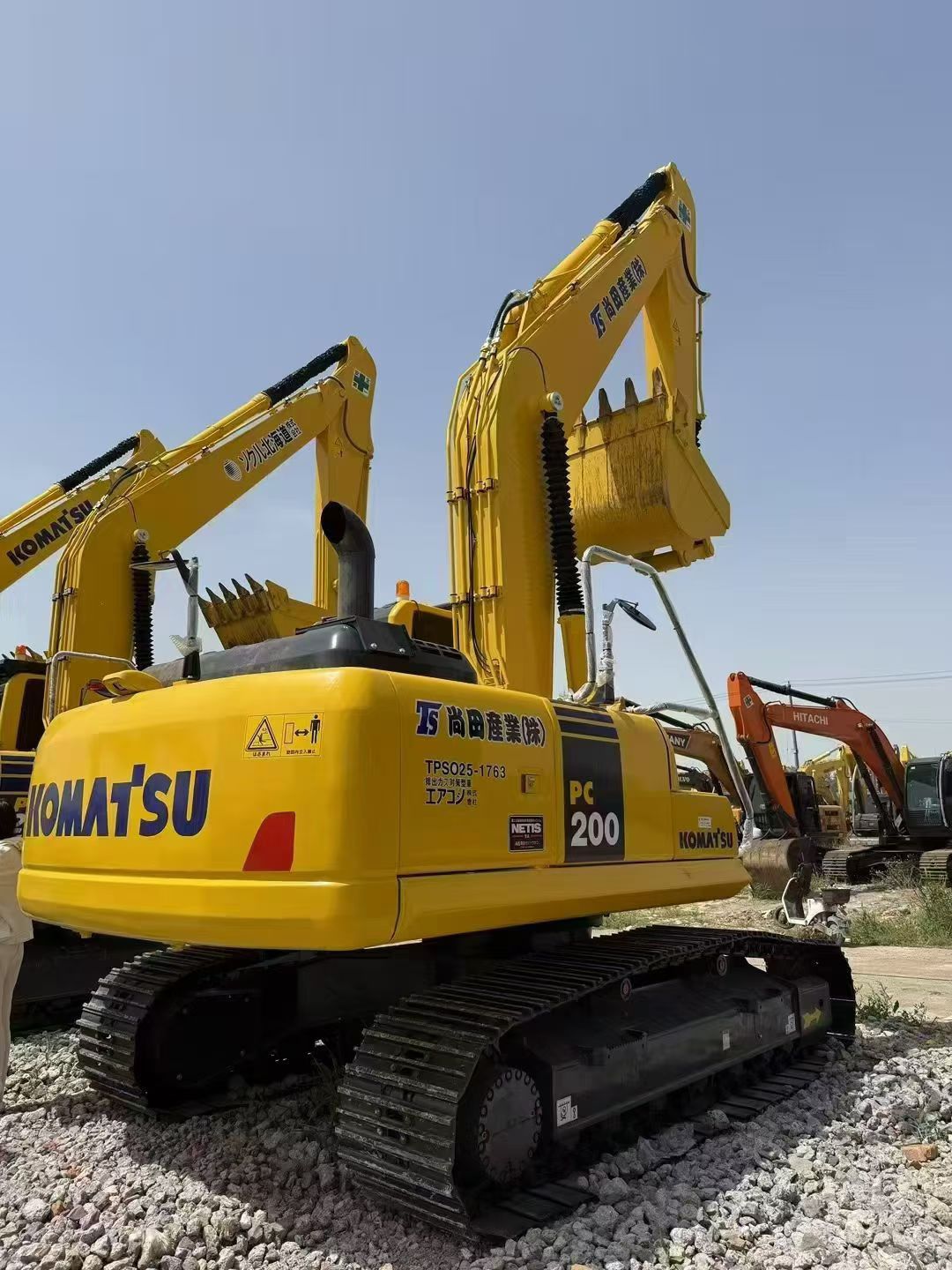 Used Komatsu PC200 Hydraulic Excavator - Image 4