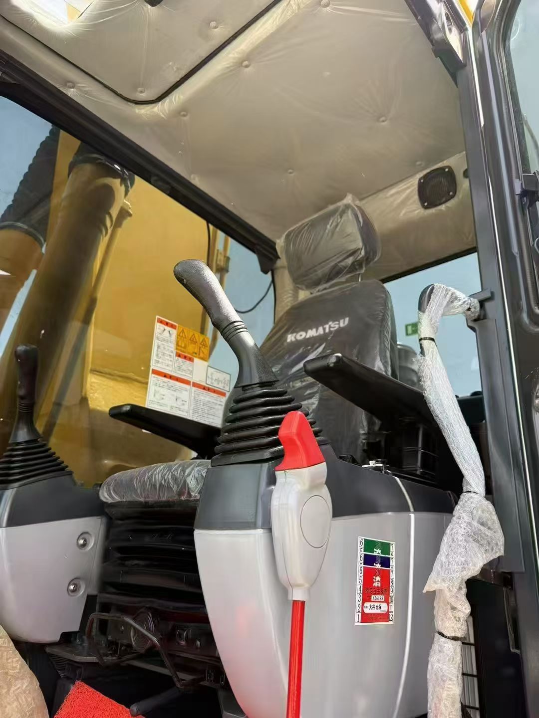 Used Komatsu PC200 Hydraulic Excavator - Image 6