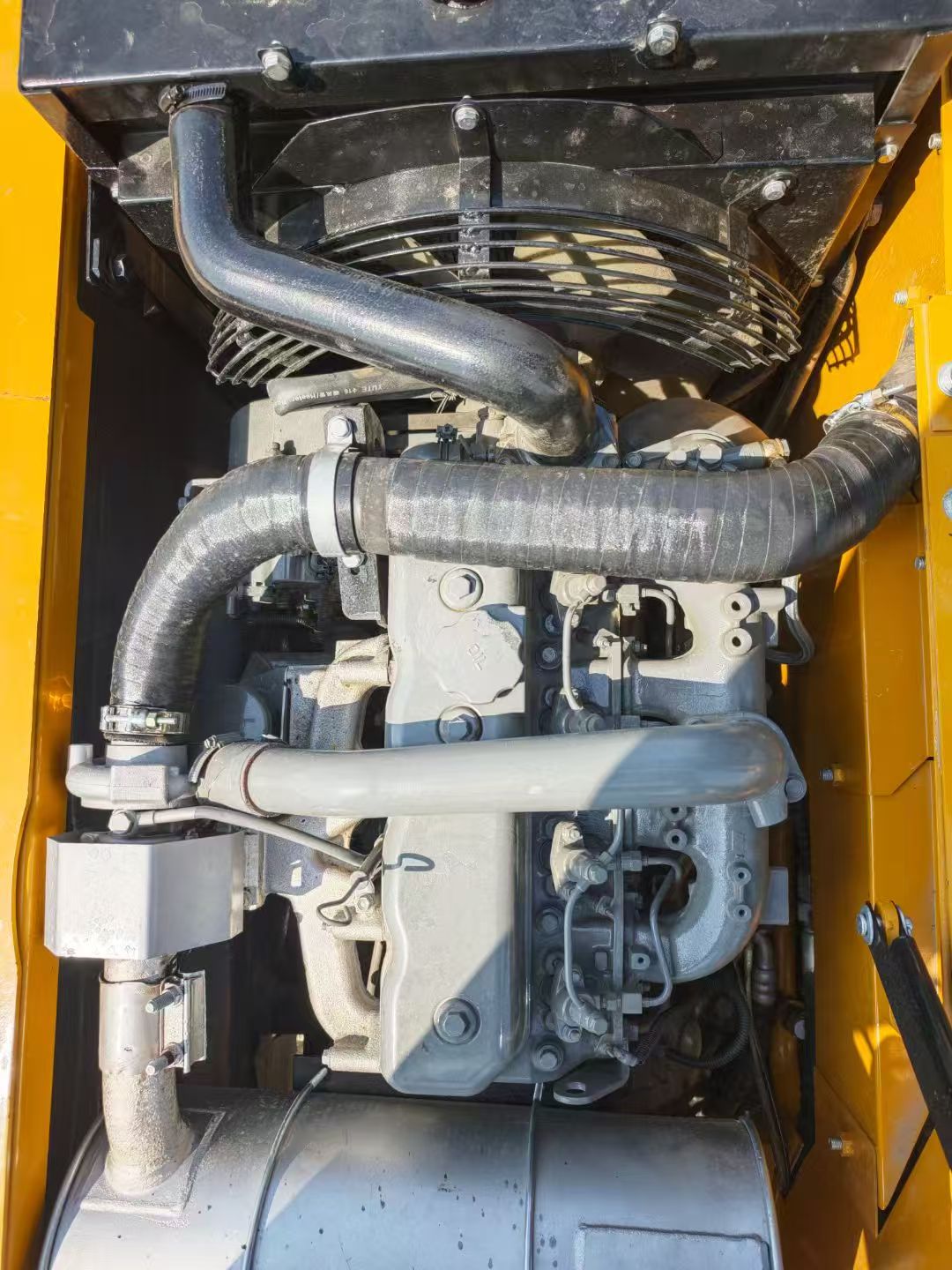 SANY SY155C Crawler Excavator - Image 4