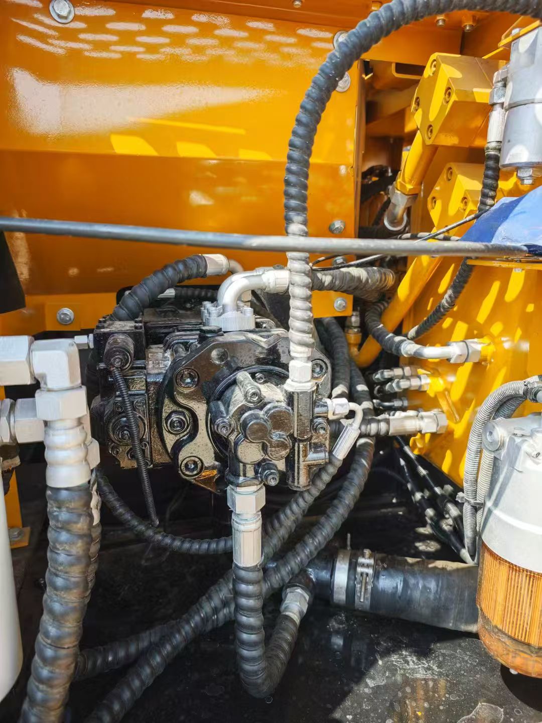 SANY SY155C Crawler Excavator - Image 8