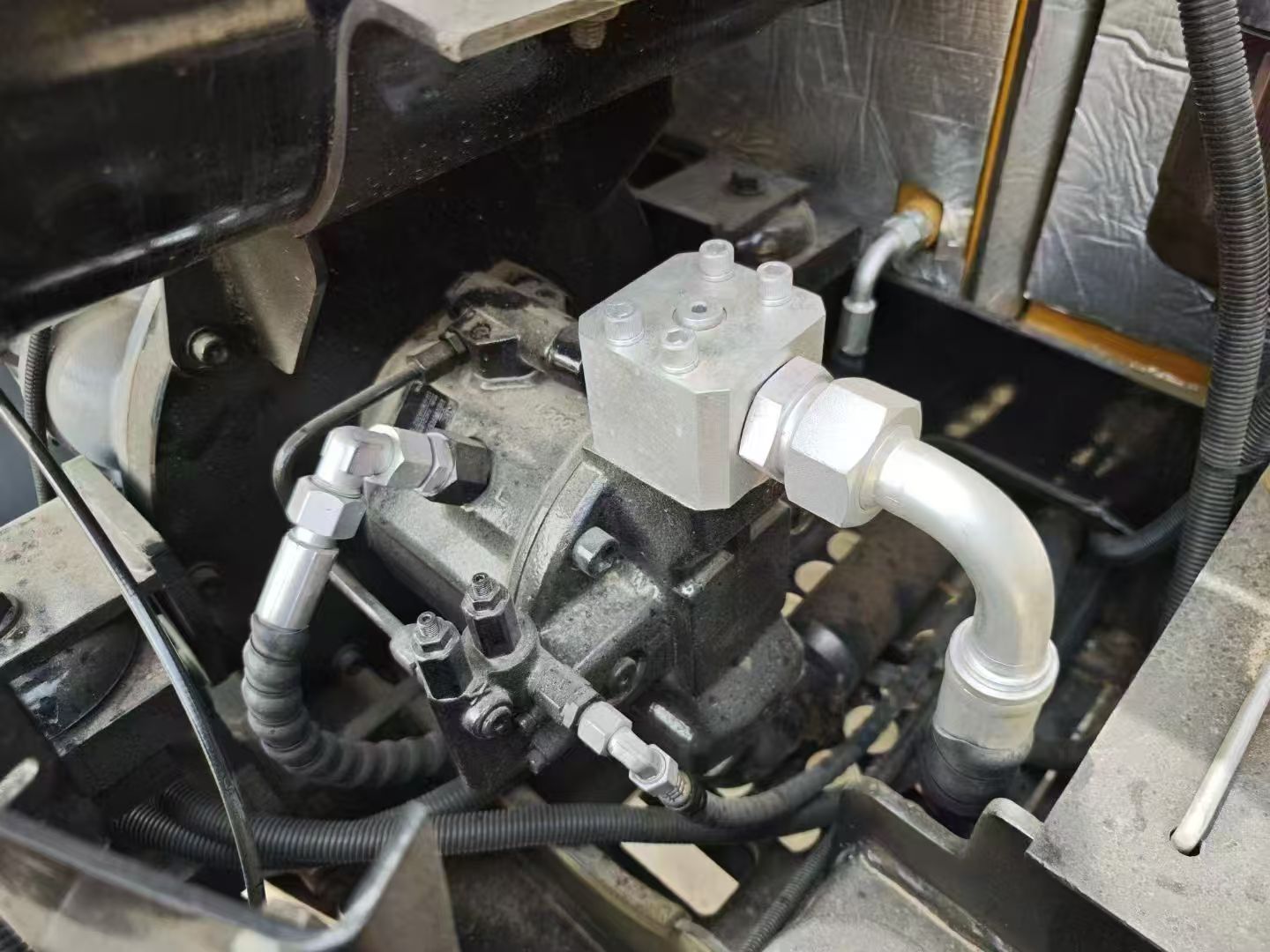 Used SANY SY60C Compact Excavator - Image 6