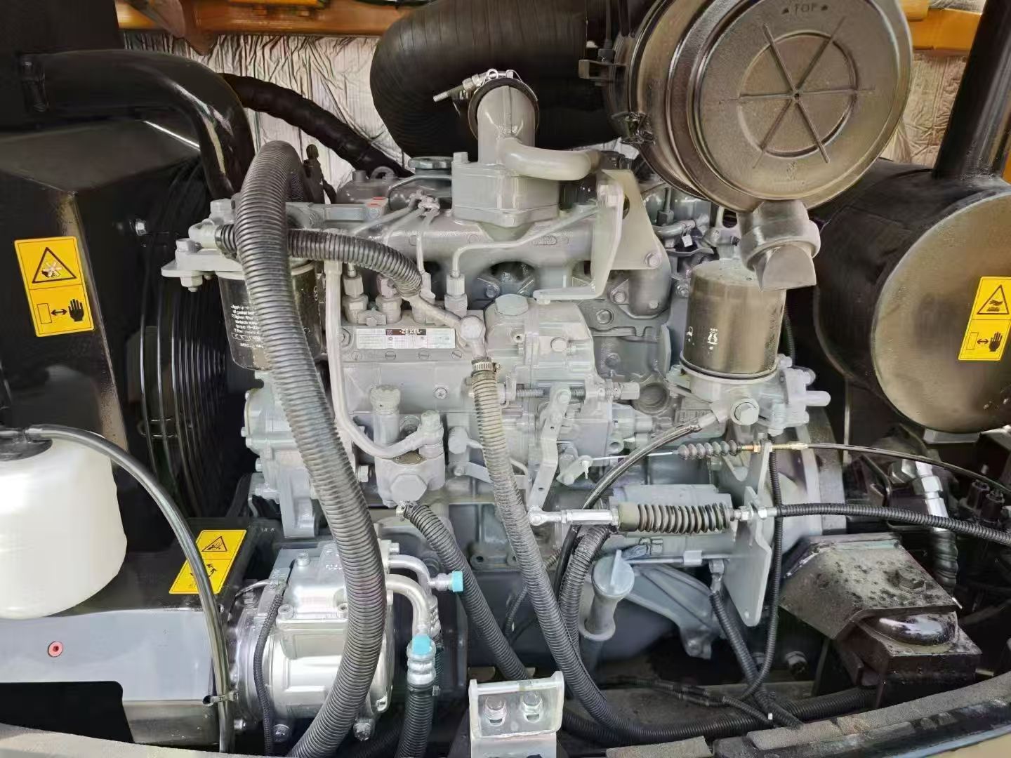 Used SANY SY60C Compact Excavator - Image 8