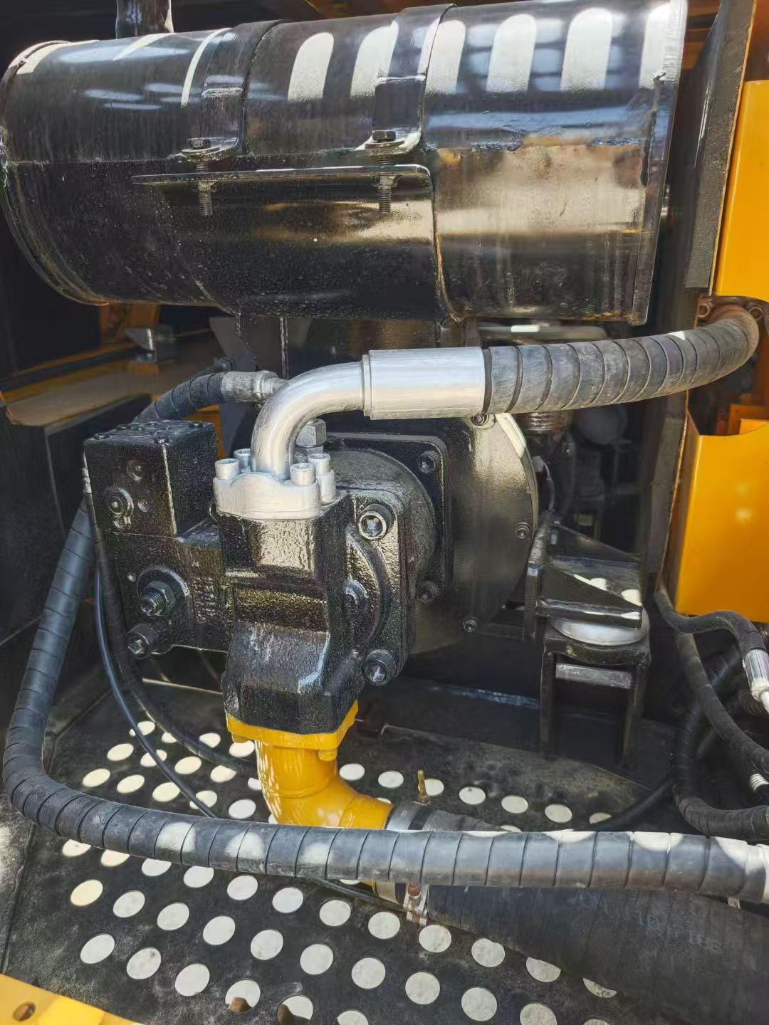 Used SANY SY95C Compact Excavator - Image 7