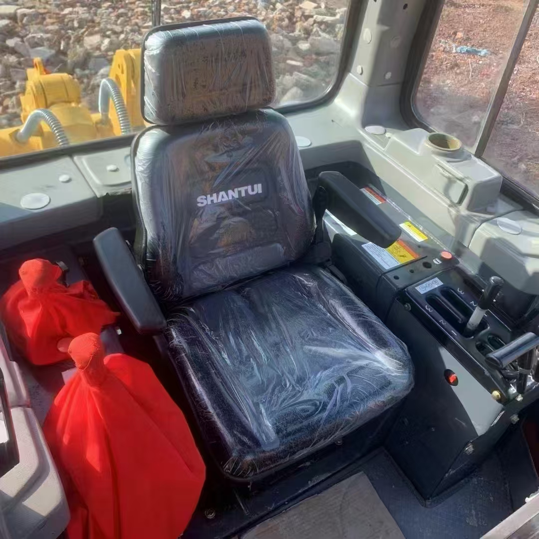 Used Shantui D16 Bulldozer - Image 3