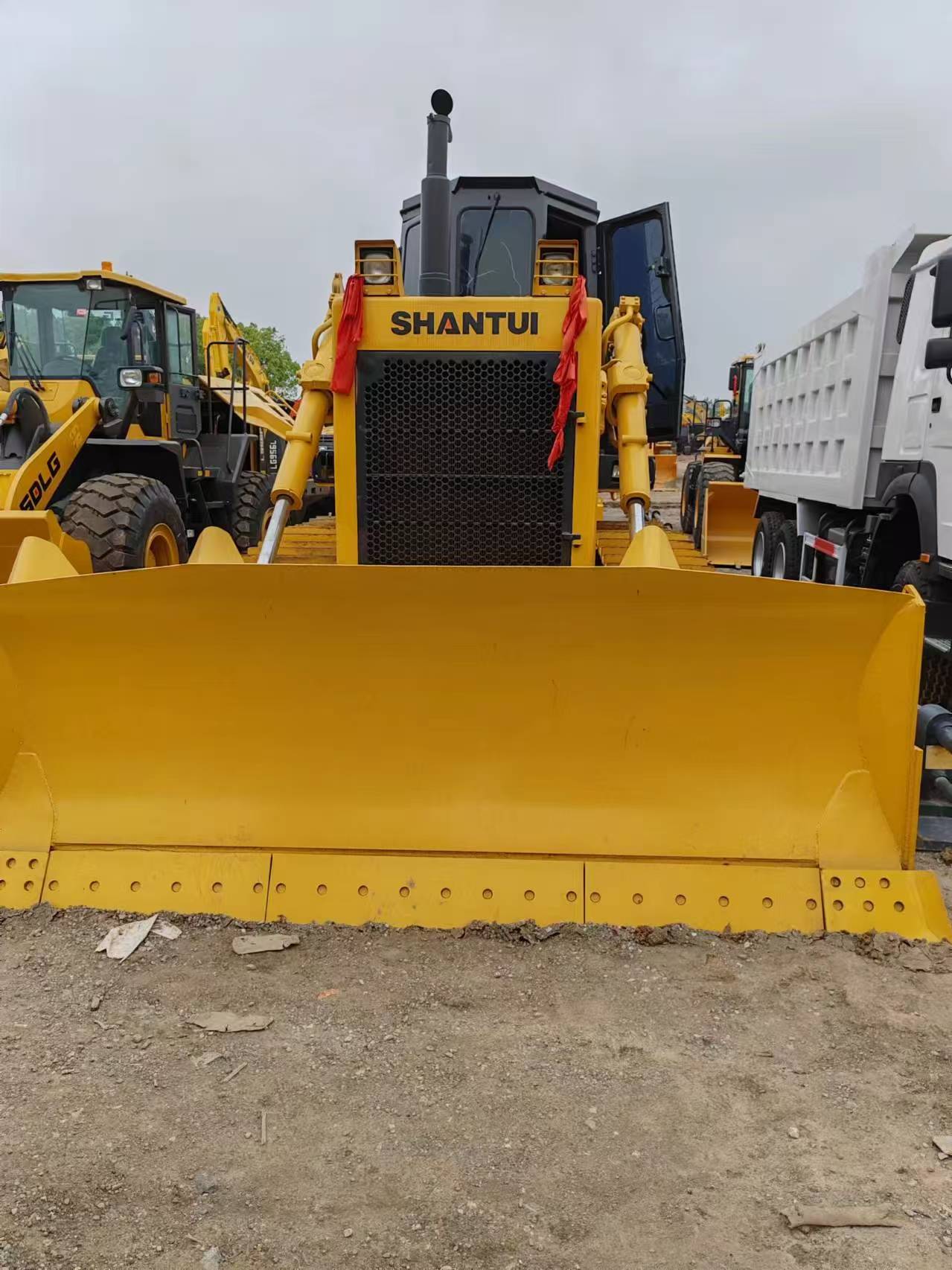 Used Shantui D22 Bulldozer - Image 3
