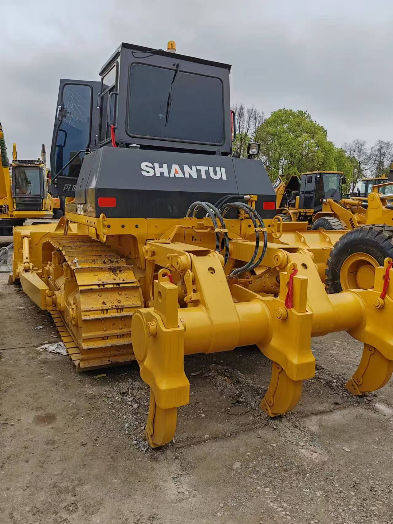 Used Shantui D22 Bulldozer - Image 5