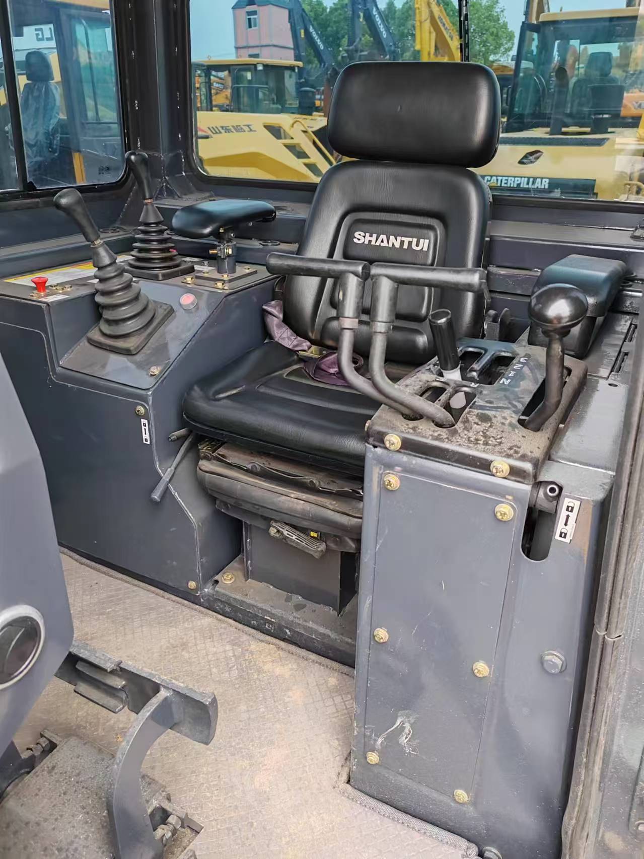 Used Shantui D22 Bulldozer - Image 9